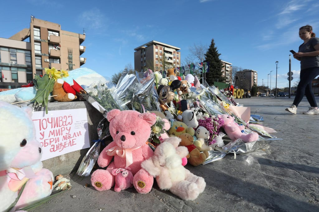 &lt;p&gt;Stanovnici Bora ostavljaju igračke i cvijeće u znak uspomene na malu Danku... &lt;/p&gt;