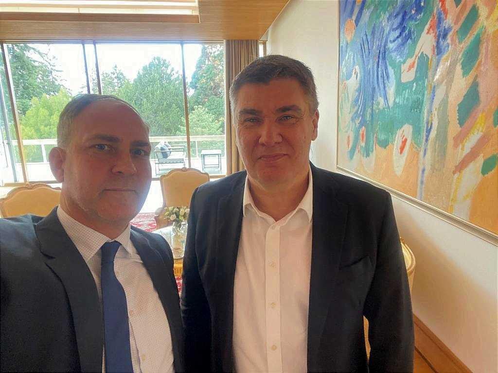 &lt;p&gt;Bartulica i Milanović na Pantovčaku, ‘nezgodni‘ selfie&lt;/p&gt;