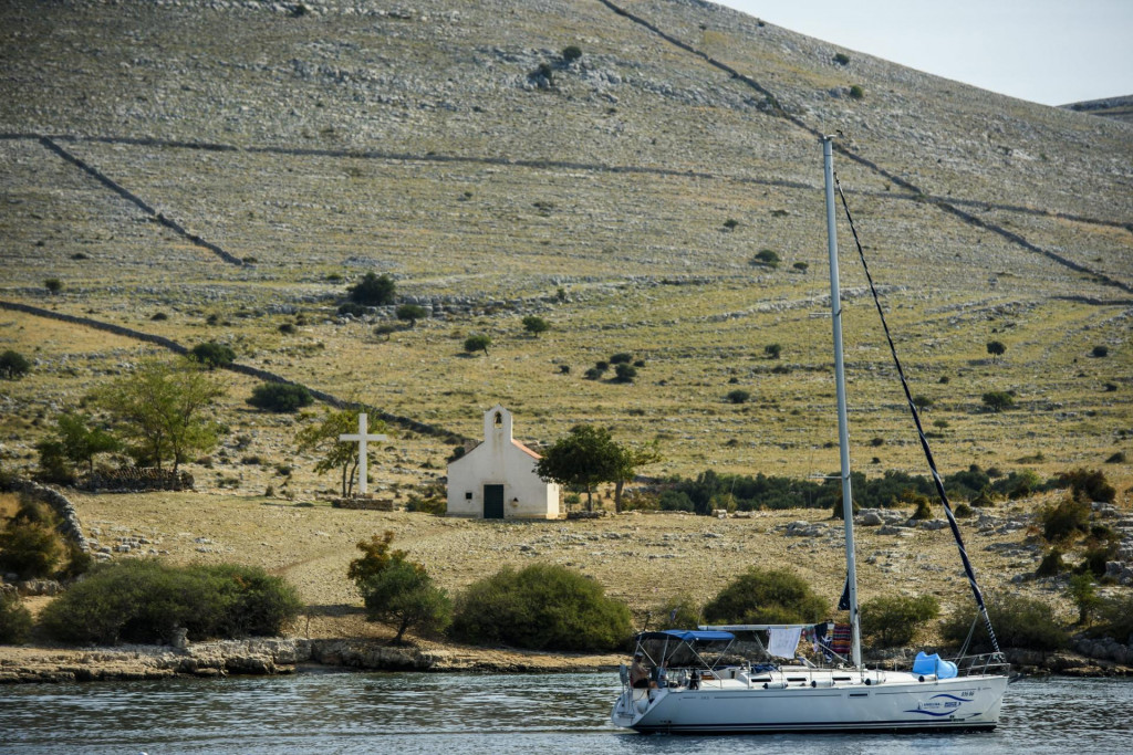 &lt;p&gt;Kornati, 300818.&lt;br&gt;
Nacionalni park Kornati zbog svojih prirodnih ljepota destinacija su mnogim nauticarima.&lt;br&gt;
Na fotografiji: crkva Gospe od Tarca.&lt;br&gt;