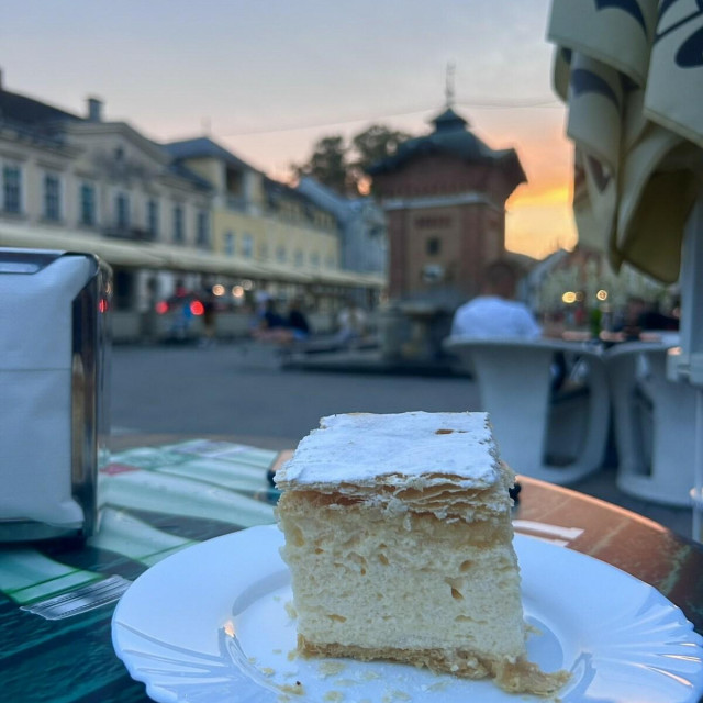 &lt;p&gt;Samoborske kremšnite vrlo su tražena i ukusna slastica&lt;/p&gt;