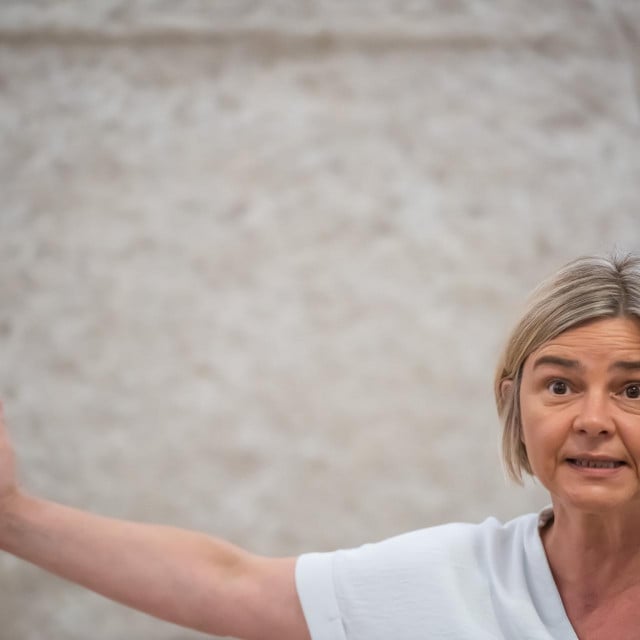 &lt;p&gt; Sandra Benčić: Porez na nekretnine, da bi bio pravedan, mora biti progresivan. Ne možemo jednako oporezivati nekoga tko ima jednu nekretninu, kao onoga tko ih ima osam&lt;/p&gt;