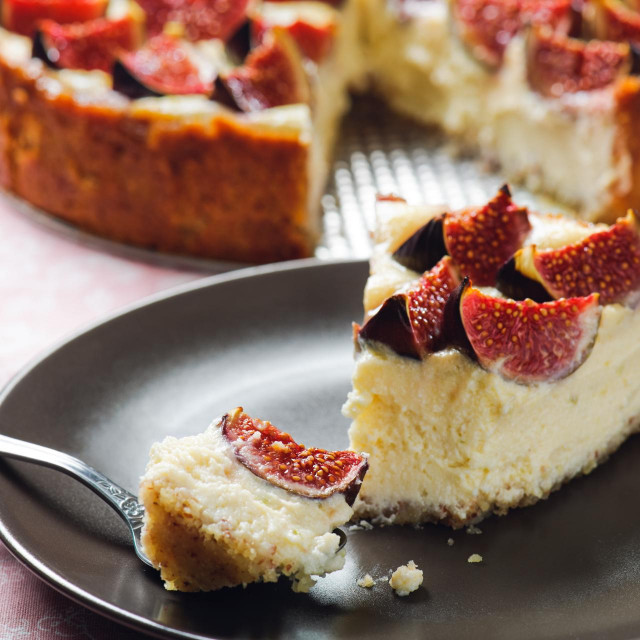 Cheesecake with figs - see other versions also