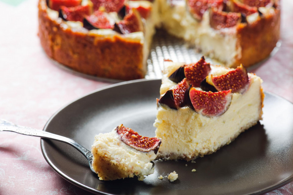 Cheesecake with figs - see other versions also