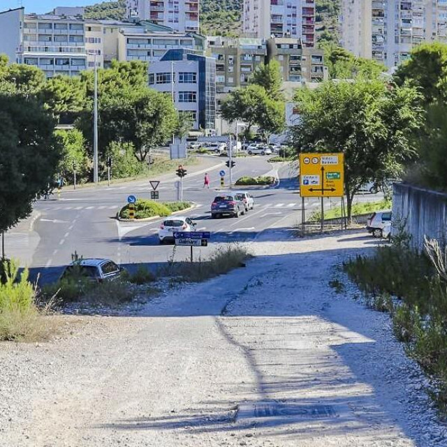 &lt;p&gt;U ponedjeljak će početi radovi na uređenju ceste prema studentskom domu Palacin&lt;/p&gt;