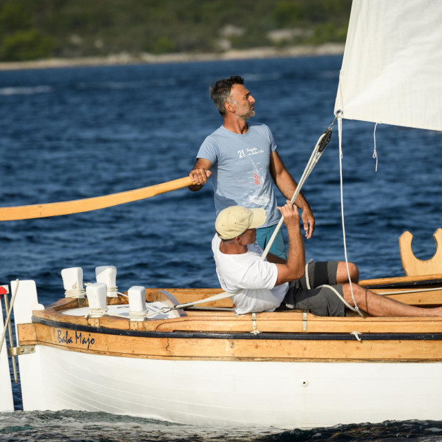 &lt;p&gt;Murter, 011023.&lt;br&gt;
Na lanjskoj 26. regata tradicionalnih plovila Latinsko  jedrilo je preko 80 gajeta, leuta i kaica.&lt;br&gt;
Na fotografiji: pobjednik Tomislav Basic.&lt;br&gt;