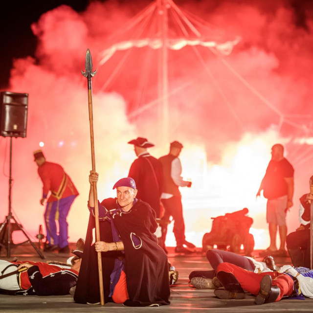 &lt;p&gt;Sibenik, 060924.&lt;br&gt;
Na rivi je odrzano uprizorenje Bitke za Sibenik iz 1378. godine, borba Sibencana protiv Mletacke Republike, borbu su izveli Sibenska gradska straza i druge povijesne postrojbe.&lt;br&gt;