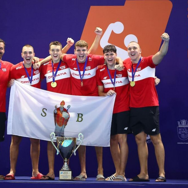 &lt;p&gt;Bandjera svetog Vlaha, pokal prvaka i zlatne medalje oko vrata hrvatskih reprezentativaca, članova Jug Adriatic osiguranja - Igor Računica, Mauro Prkoča, Maro Šušić, Vlaho Pavlić, Ante Jerković i Ivuša Burđelez&lt;/p&gt;