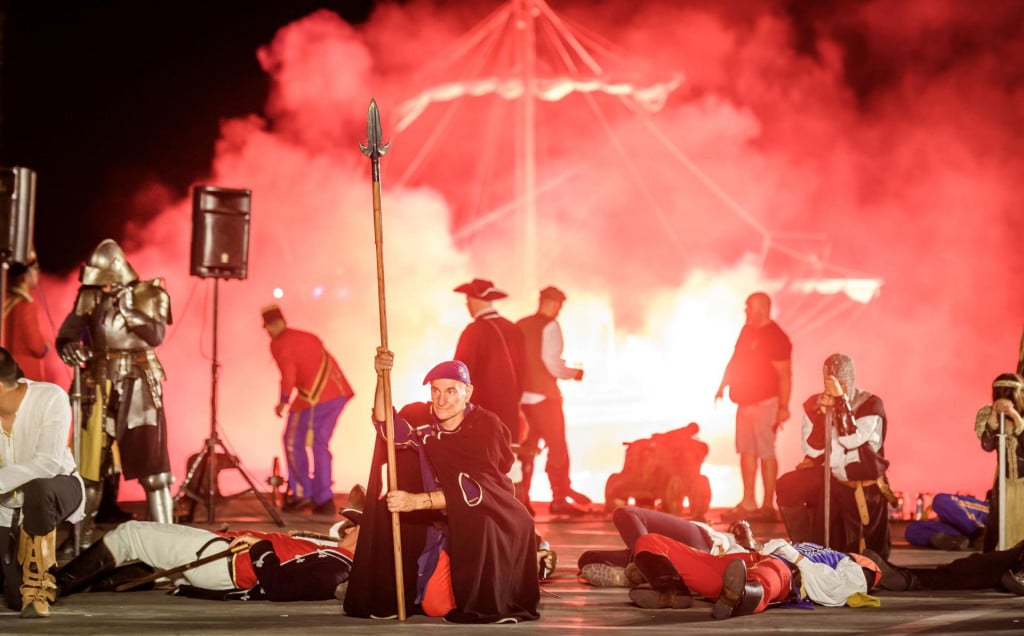 &lt;p&gt;Sibenik, 060924.&lt;br&gt;
Na rivi je odrzano uprizorenje Bitke za Sibenik iz 1378. godine, borba Sibencana protiv Mletacke Republike, borbu su izveli Sibenska gradska straza i druge povijesne postrojbe.&lt;br&gt;