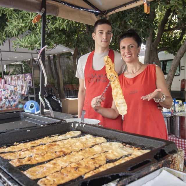 &lt;p&gt;Mara Uštipak i sin Marino&lt;/p&gt;