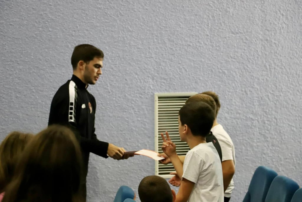 &lt;p&gt;Ivan Božić, Iker Pozo i Carlos Torres posjetili Katoličku osnovnu školu u Šibeniku&lt;/p&gt;