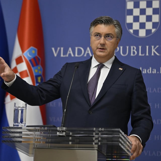 &lt;p&gt;Zagreb, 140924.&lt;br&gt;
Banski dvori, Trg sv. Marka.&lt;br&gt;
Predsjednik Vlade Andrej Plenkovic odrzao je konferenciju za medije na temu najnovijeg izvjesca agencije za dodjelu kreditnog rejtinga Standard &amp; Poor‘s.&lt;br&gt;
Na fotografiji: Andrej Plenkovic.&lt;br&gt;