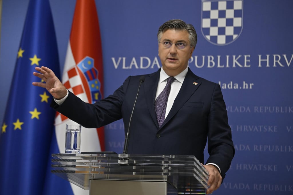 &lt;p&gt;Zagreb, 140924.&lt;br&gt;
Banski dvori, Trg sv. Marka.&lt;br&gt;
Predsjednik Vlade Andrej Plenkovic odrzao je konferenciju za medije na temu najnovijeg izvjesca agencije za dodjelu kreditnog rejtinga Standard &amp; Poor‘s.&lt;br&gt;
Na fotografiji: Andrej Plenkovic.&lt;br&gt;