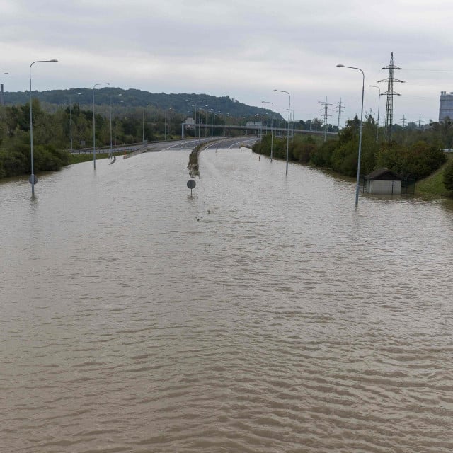 &lt;p&gt;Ogromne poplave paralizirale su dijelove Austrije, Mađarske, Češke, Rumunjske, Slovačke i Poljske&lt;/p&gt;