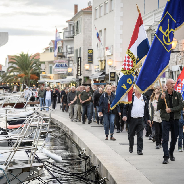 &lt;p&gt;Mimohod hrvatskih branitelja i polaganje vijenca i svijeca kod Spomenika poginulim braniteljima povodom obiljezavanja 33. godisnjice spomendana Rujanskog rata 1991 - 2024.&lt;br&gt;
 &lt;/p&gt;