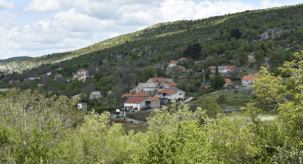 &lt;p&gt;Provaljeno je u kuću u Brštanovu&lt;/p&gt;