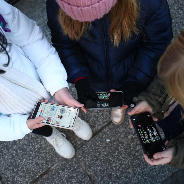 &lt;p&gt;Poguban utjecaj mobitela na djecu - više nisu u stanju zadržati pozornost duže od 15 minuta&lt;/p&gt;