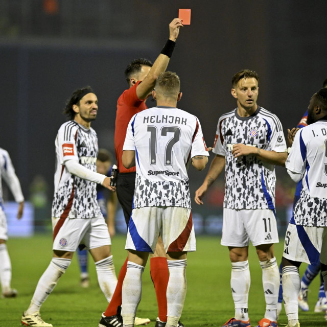 &lt;p&gt;Zagreb, 130924.&lt;br&gt;
Stadion Maksimir.&lt;br&gt;
Nogometna utakmica 6. kola HNL-a izmedju Dinama i Hajduka.&lt;br&gt;
Na fotografiji: crveni karton, Ivan Rakitic, Ismael Diallo.&lt;br&gt;