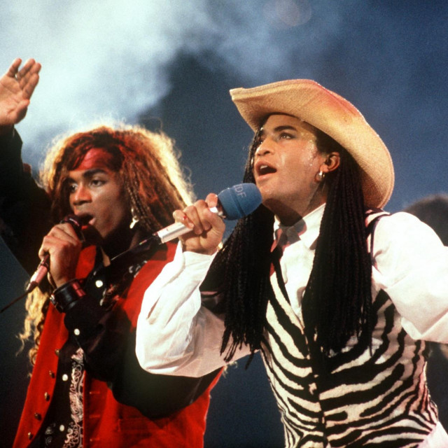 &lt;p&gt;Pravi Milli Vanilli 1989.&lt;/p&gt;

&lt;p&gt; &lt;/p&gt;