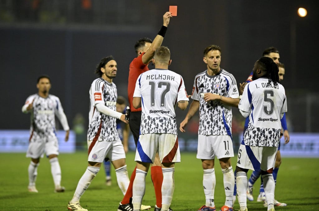 &lt;p&gt;Zagreb, 130924.&lt;br&gt;
Stadion Maksimir.&lt;br&gt;
Nogometna utakmica 6. kola HNL-a izmedju Dinama i Hajduka.&lt;br&gt;
Na fotografiji: crveni karton, Ivan Rakitic, Ismael Diallo.&lt;br&gt;