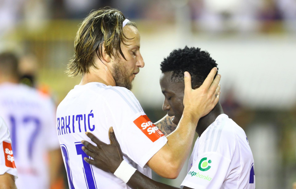 &lt;p&gt;Ivan Rakitić i Abdoulie Sanyang Bamba&lt;/p&gt;