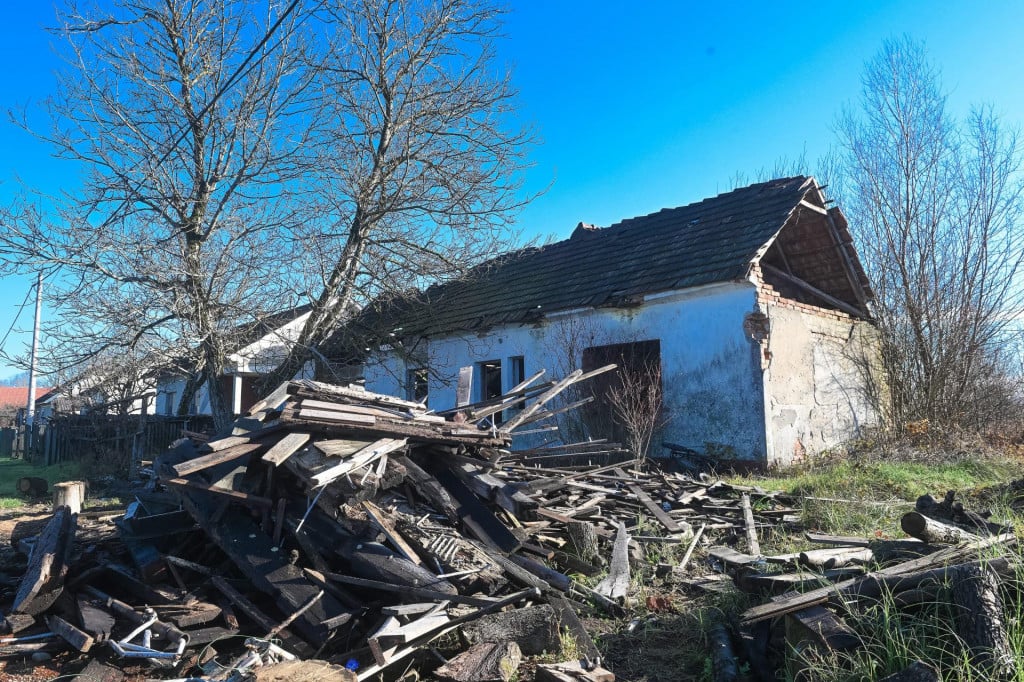 &lt;p&gt;Na Banovini je potres srušio neke kuće samo zato što su bile loše građene ili neodržavane&lt;/p&gt;