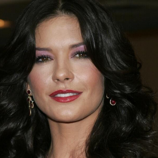 &lt;p&gt;Catherine Zeta-Jones je očarala Michaela na prvi susret. Odmah je bio lud za njom&lt;/p&gt;