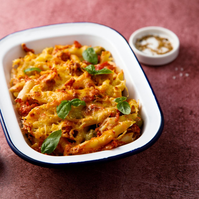 &lt;p&gt;Homemade pasta bake with tomatoes and cheese&lt;/p&gt;