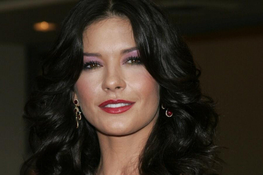 &lt;p&gt;Catherine Zeta-Jones je očarala Michaela na prvi susret. Odmah je bio lud za njom&lt;/p&gt;