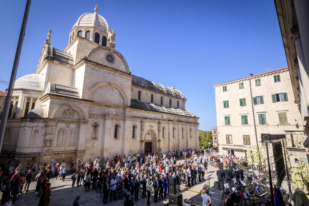 &lt;p&gt; &lt;/p&gt;

&lt;p&gt;&lt;br&gt;
Svecana sjednica Gradskog vijeca povodom obiljezavanja Dana grada Sibenika, na kojoj su dodjeljene nagrade i priznanja zasluznim gradjanima.&lt;/p&gt;

&lt;p&gt; &lt;/p&gt;