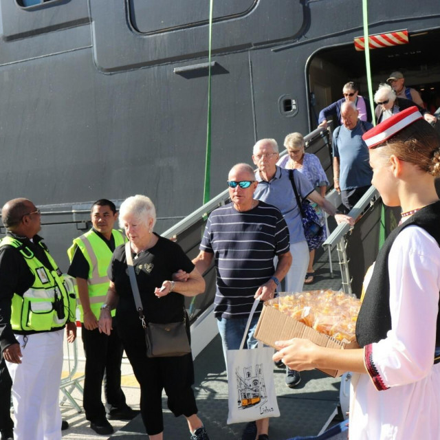 &lt;p&gt;Najnoviji luksuzni brod tvrtke Cunard, Queen Anne, ostvario je svoje prvo pristajanje u Dubrovnik&lt;/p&gt;