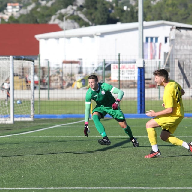 &lt;p&gt;Toma Medak dovodi Gusar u vodstvo 1:0. Mreža Župe dubrovačke zatresla se u Pločama prvi put u 4. minuti&lt;/p&gt;