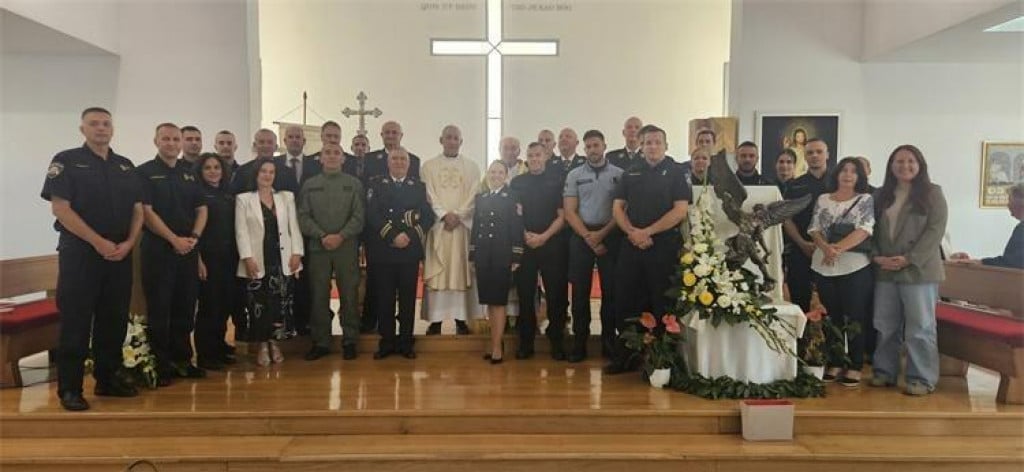 &lt;p&gt;Sveti Mihael arkanđeo zaštitnik je policajaca&lt;/p&gt;