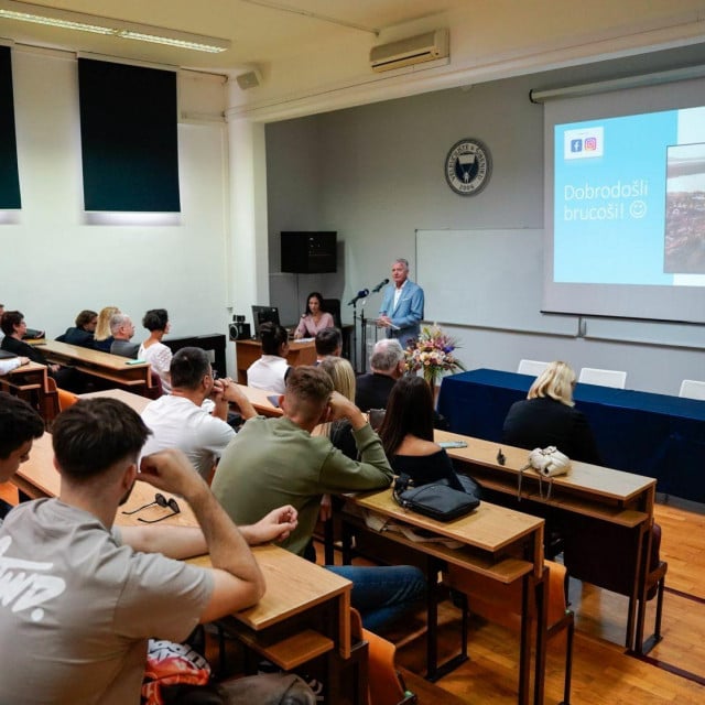 &lt;p&gt;Svečano obilježen početak nove akademske godine na Veleučilištu u Šibeniku&lt;/p&gt;