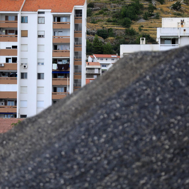 &lt;p&gt;Troska, sad se svi slažu, nije opasna. Baš kako su iz Ministarstva zaštite okoliša svo vrijeme i tvrdili. A zato što nije opasna nema je potrebe ni uklanjati...&lt;/p&gt;