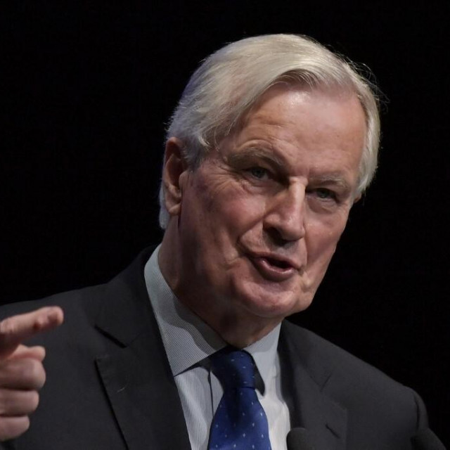 &lt;p&gt; Michel Barnier sastavio je vladu desnog centra koja nema većinu u parlamentu&lt;/p&gt;