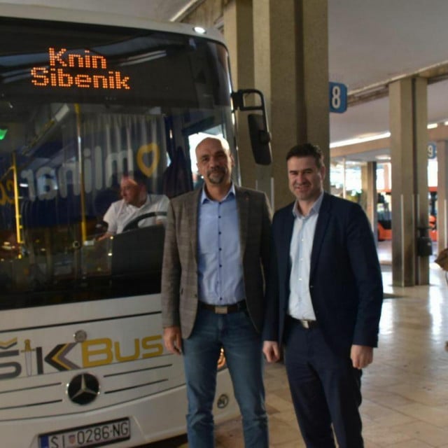 &lt;p&gt;Marko Jelić i Ognjen Vukmirović među prvim putnicima novog autobusnog prijevoznika u Šibensko-kninskoj županiji&lt;/p&gt;