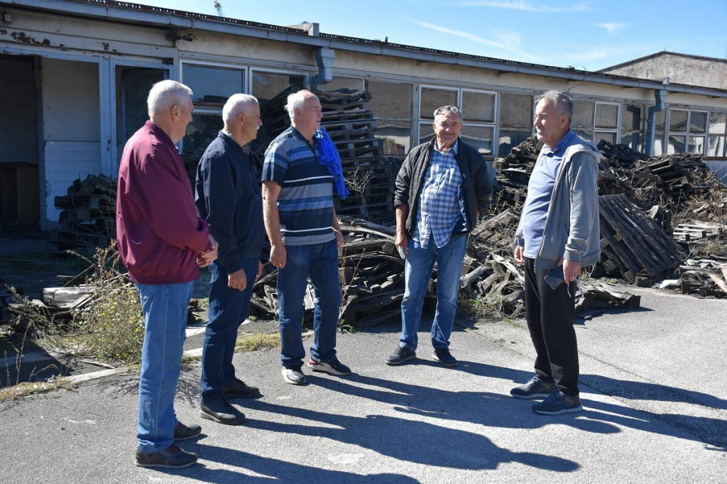 &lt;p&gt;Bivši radnici Plobesta traže 25 plaća&lt;/p&gt;