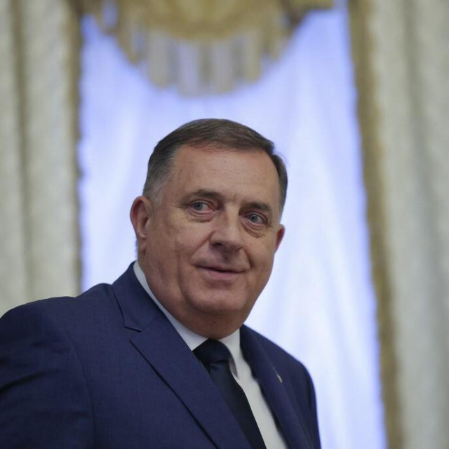 &lt;p&gt; Milorad Dodik se obradovao kad je vidio što mu je poštar donio&lt;/p&gt;