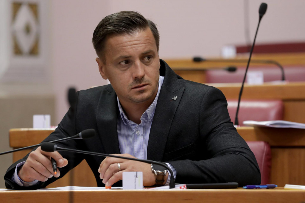 &lt;p&gt; Ante Kujundžić: Naša svakodnevica postala je poligon za pljuvanje kao da je to postalo društveno prihvaćeno, čak i u jednoj mjeri poželjno&lt;/p&gt;