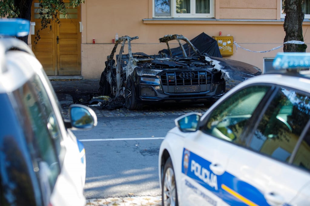 &lt;p&gt;Policija i dalje istražuje palež automobila&lt;/p&gt;