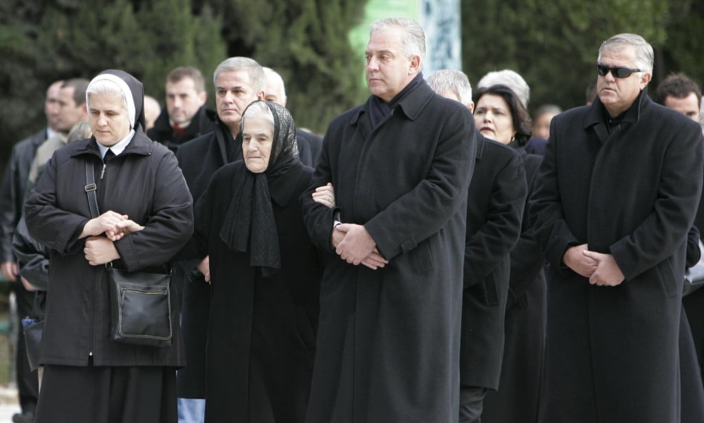 &lt;p&gt;Ivo Sanader, sestra Danica, majka Ivanka, braca Vinko, Miro, Vlado&lt;/p&gt;