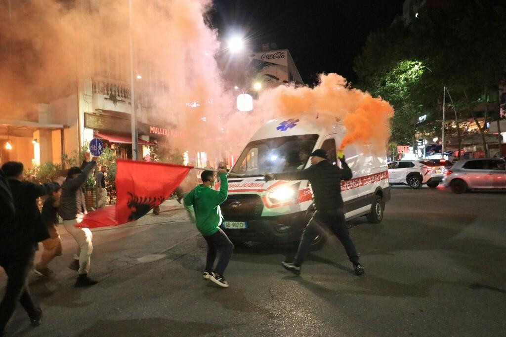 &lt;p&gt;Molotovljevi kokteli i pirotehnika letjeli su posvuda&lt;/p&gt;