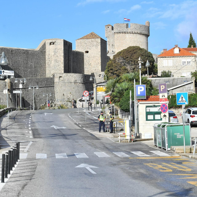 &lt;p&gt;Mjere sigurnosti prije pocetka sastanka na vrhu Ukrajina - Jugoistocna Europa u Dubrovniku&lt;/p&gt;