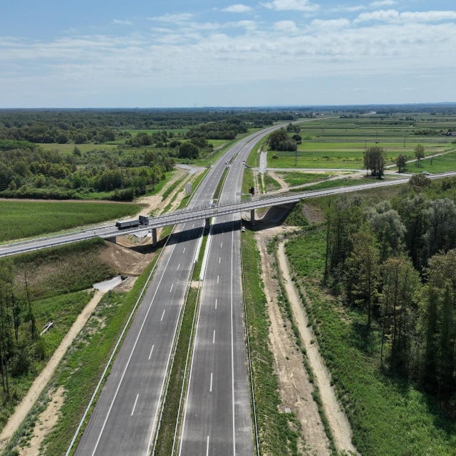 &lt;p&gt;Završni radovi na dionici autoceste Zagreb-Sisak od čvora Lekenik do Siska (snimka iz srpnja)&lt;/p&gt;