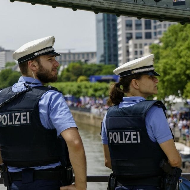 &lt;p&gt;Policija na Eiserner Stegu u Frankfurtu&lt;/p&gt;