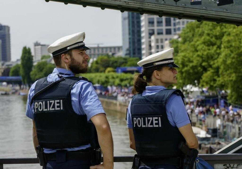 &lt;p&gt;Policija na Eiserner Stegu u Frankfurtu&lt;/p&gt;