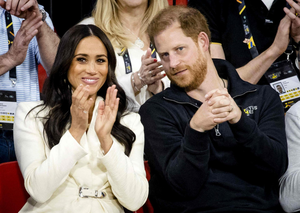 &lt;p&gt;Meghan i Harry.&lt;/p&gt;