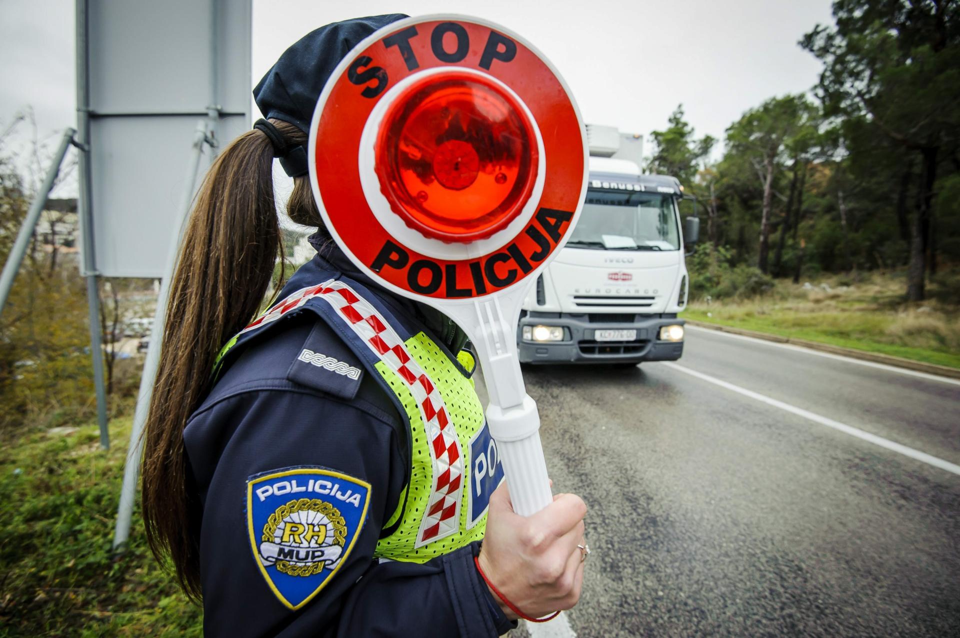 Slobodna Dalmacija Sindikat Policije O Odbacivanju Prijave Policajke Nadre Eni Moraju