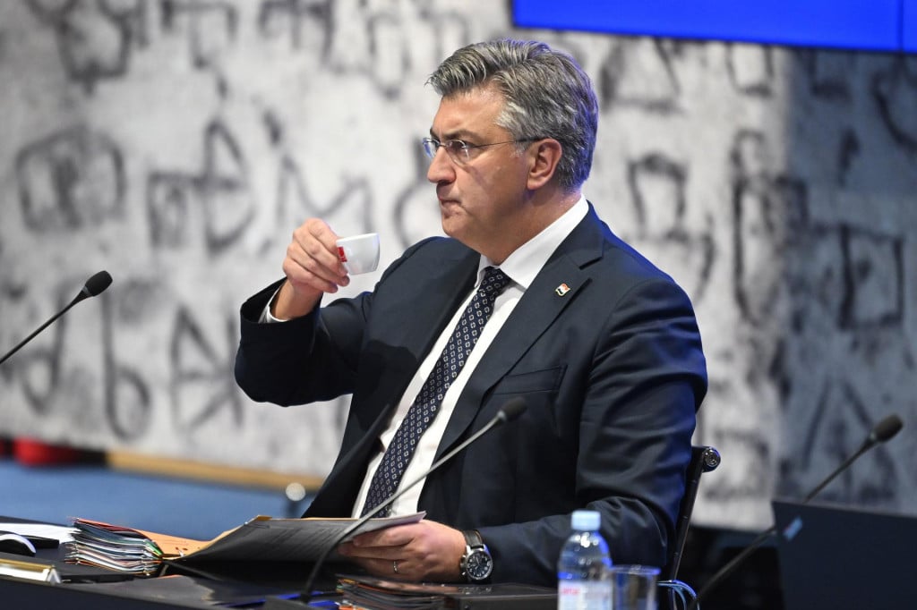 &lt;p&gt;Andrej Plenković energično je govorio o uspjesima svoje vlade i neuspjesima opozicije&lt;/p&gt;