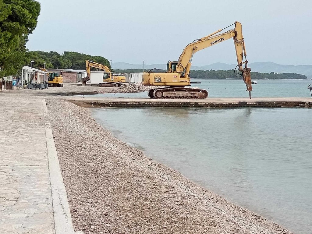 &lt;p&gt;Pogledajte kako teče obnova omiljenog šibenskog kupališta&lt;/p&gt;